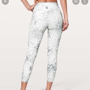 NWOT wunder under 7/8 length twine floral pattern white rare!